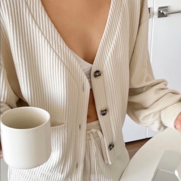 OAK + FORT Nude Beige Ribbed Lantern Sleeve Cardigan - Picture 12 of 13